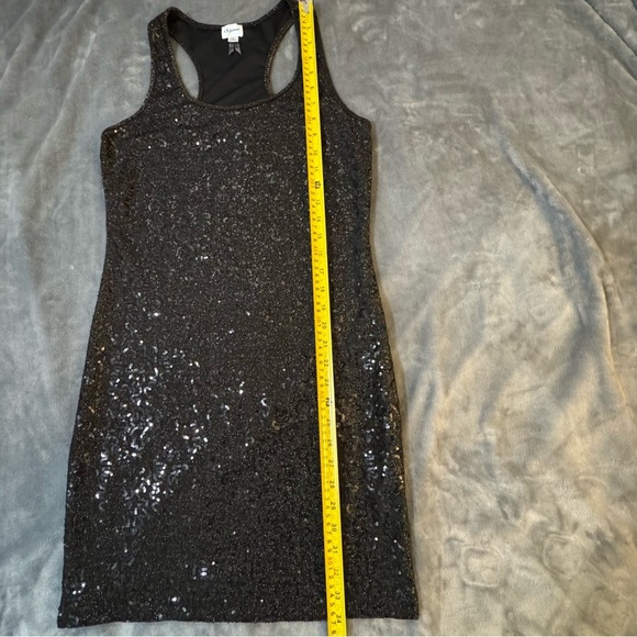 Dynamite dress

#1228 - Picture 3 of 7